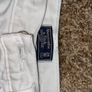 White Abercrombie & Fitch shorts